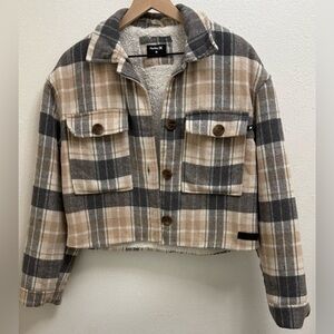 Hurley Sherpa Lined Plaid Button-Up Crop Jacket Medium Tan and Gray